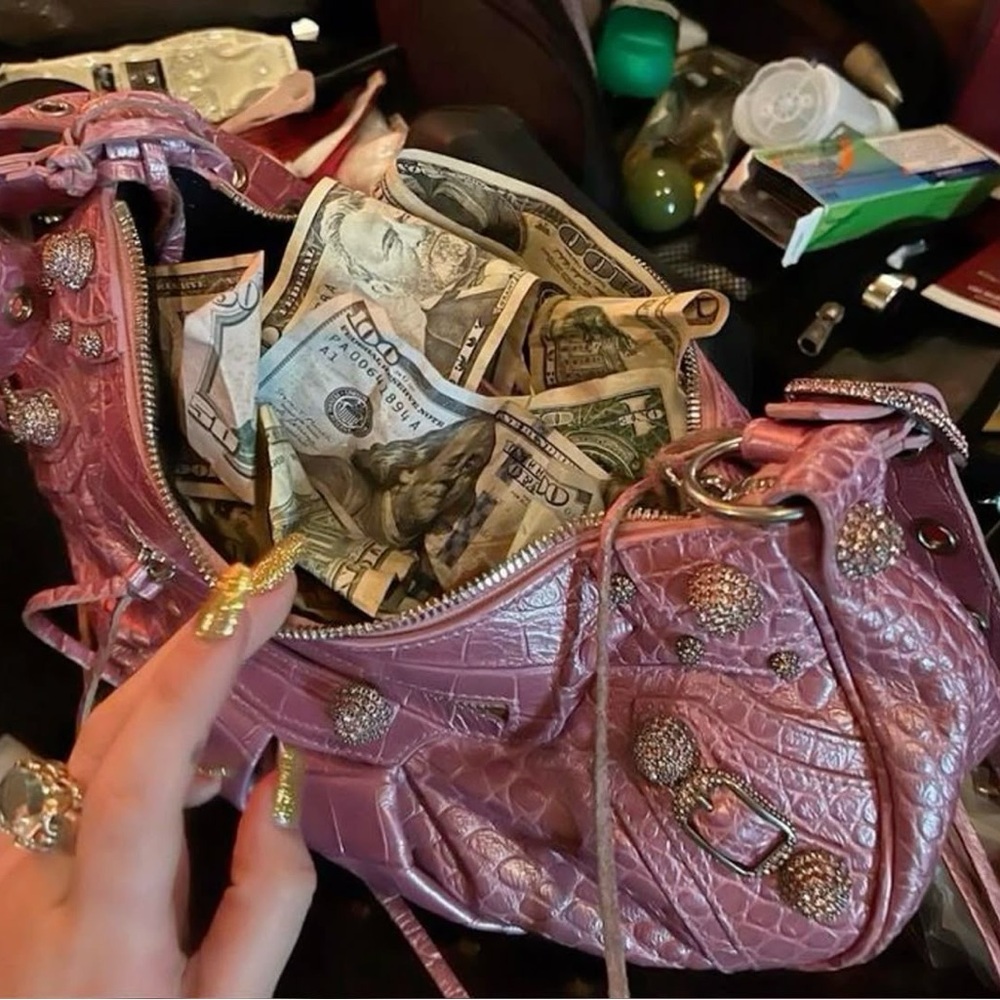 Meet your Posher, Emily